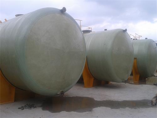 高效耐用玻璃鋼儲罐,大型立式大容量存儲罐廠家